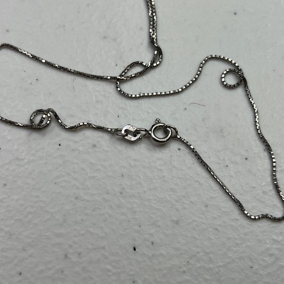 Silver Women's Choker 16" Necklace With Green Faceted Silver Plated Pendant - Picture 9 of 11